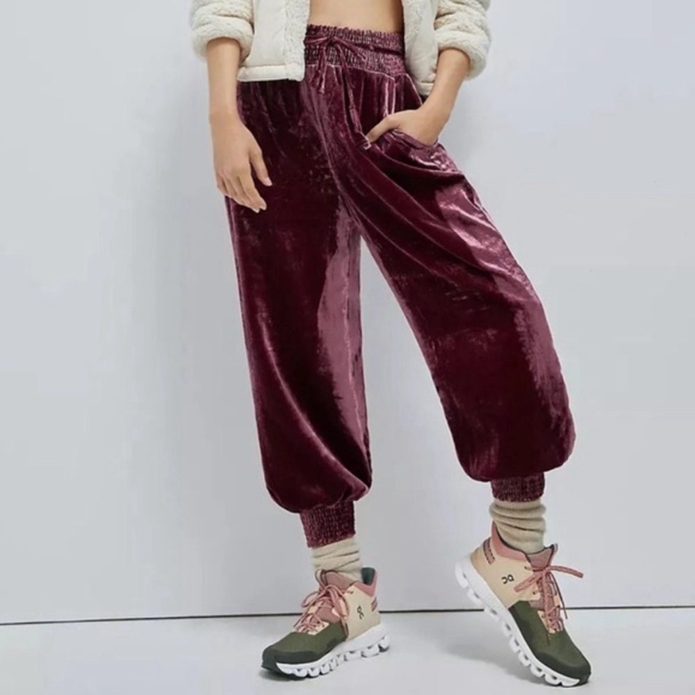 Anthropologie Gloria Velvet Joggers XS
